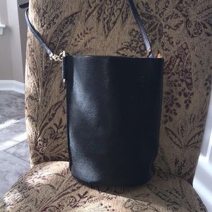 LOEWE BLACK REAL LEATHER MEDIUM BUCKET CROSSBODY HANDBAG EUC